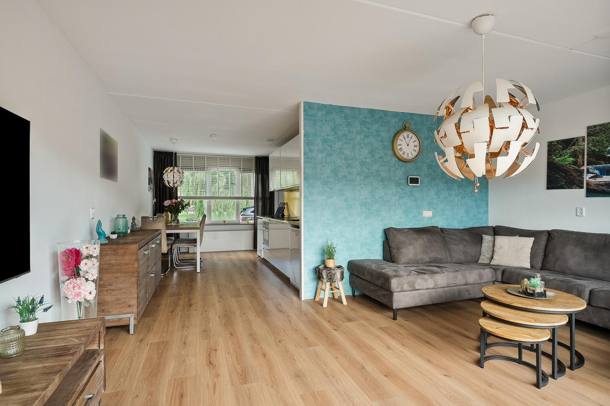 Tussenwoning te koop: Nieuwe Wetering 127, Hoogvliet Rotterdam
