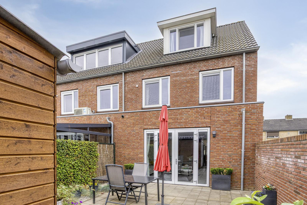 Hoekwoning te koop: Stadhoudersstraat 32, Maastricht
