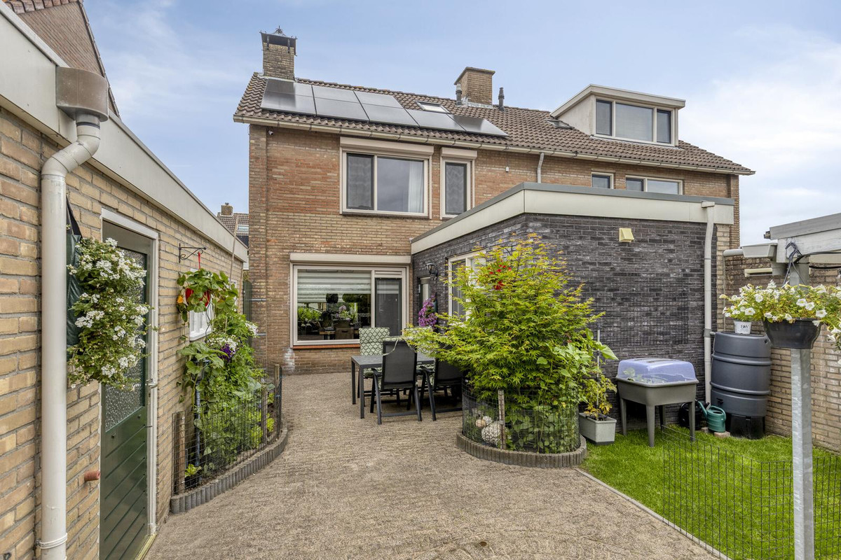 Twee-onder-één-kap te koop: Wilgenstraat 34, Heerle