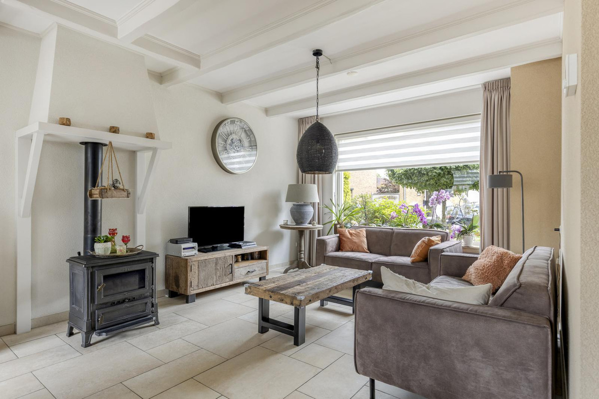 Twee-onder-één-kap te koop: Wilgenstraat 34, Heerle