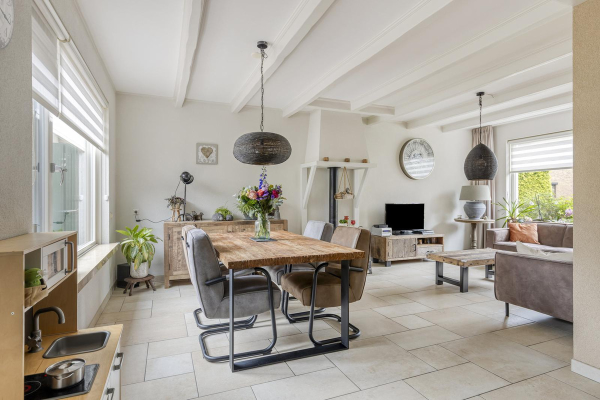 Twee-onder-één-kap te koop: Wilgenstraat 34, Heerle