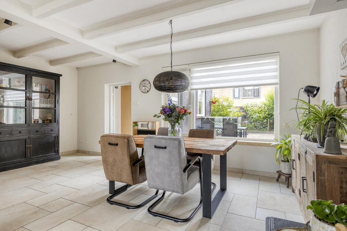 Twee-onder-één-kap te koop: Wilgenstraat 34, Heerle