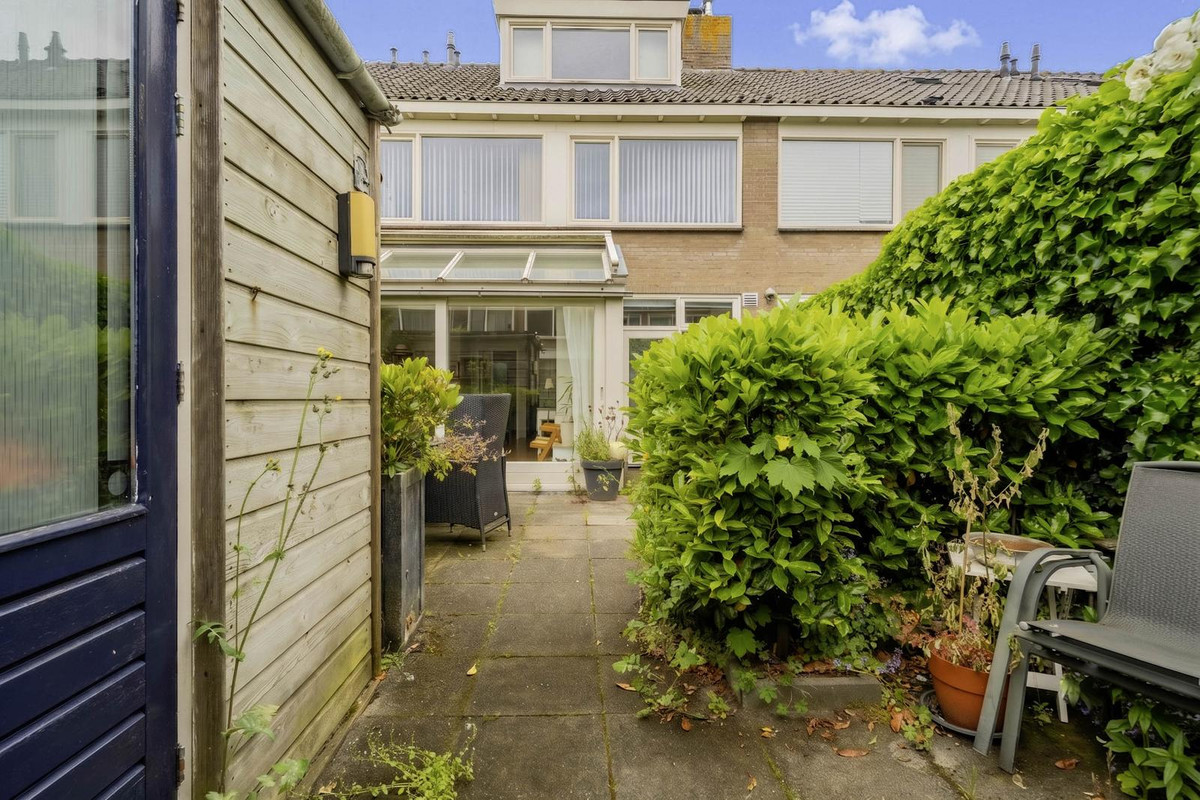 Tussenwoning te koop: van Wassenaarstraat 20, Warmond
