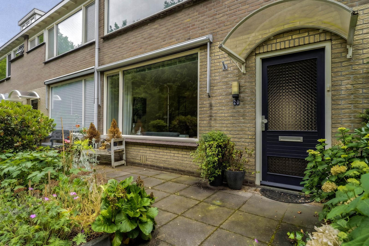 Tussenwoning te koop: van Wassenaarstraat 20, Warmond