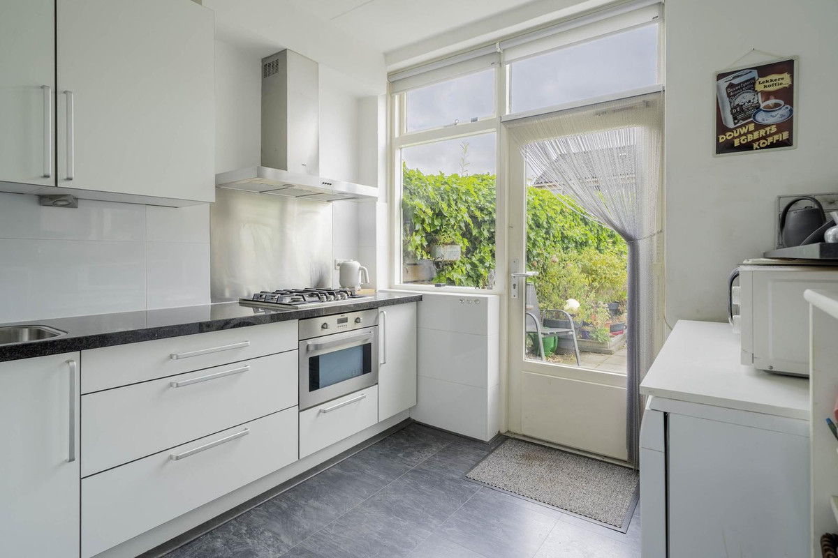 Tussenwoning te koop: van Wassenaarstraat 20, Warmond