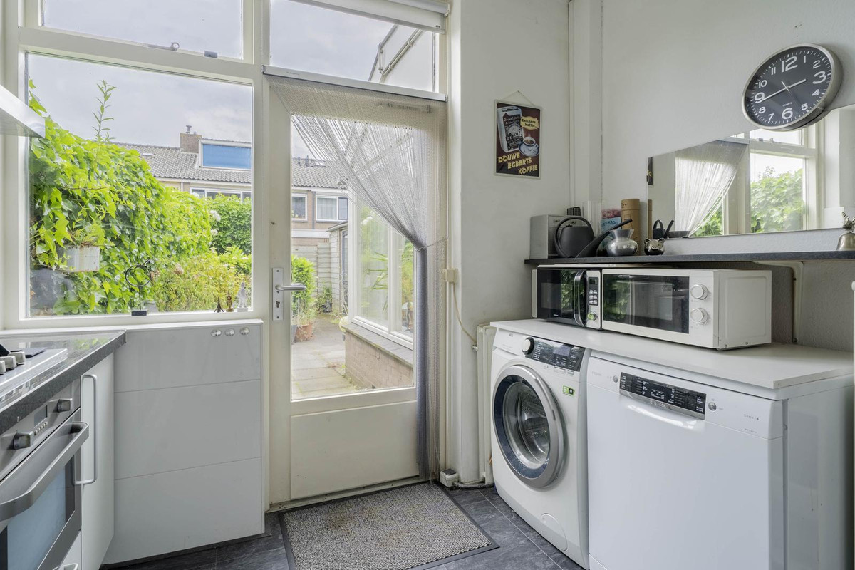 Tussenwoning te koop: van Wassenaarstraat 20, Warmond