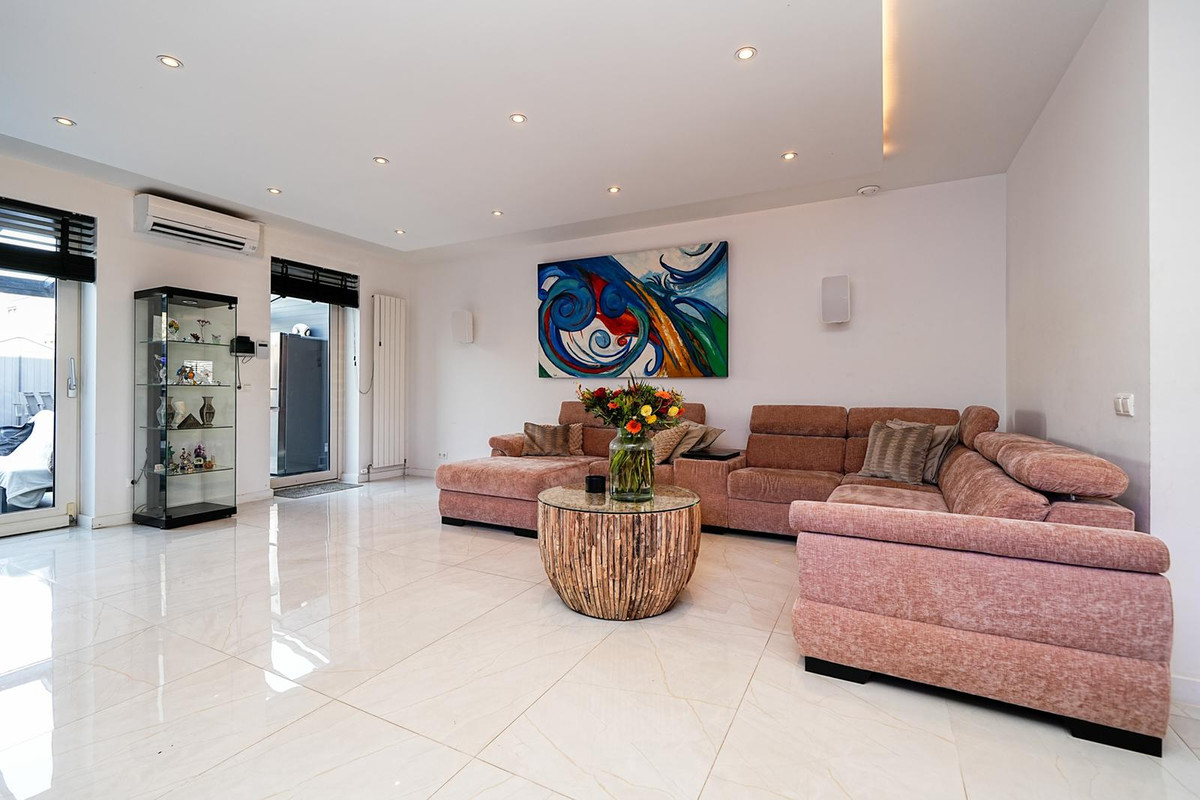 Tussenwoning te koop: Backershagen 9, Rotterdam