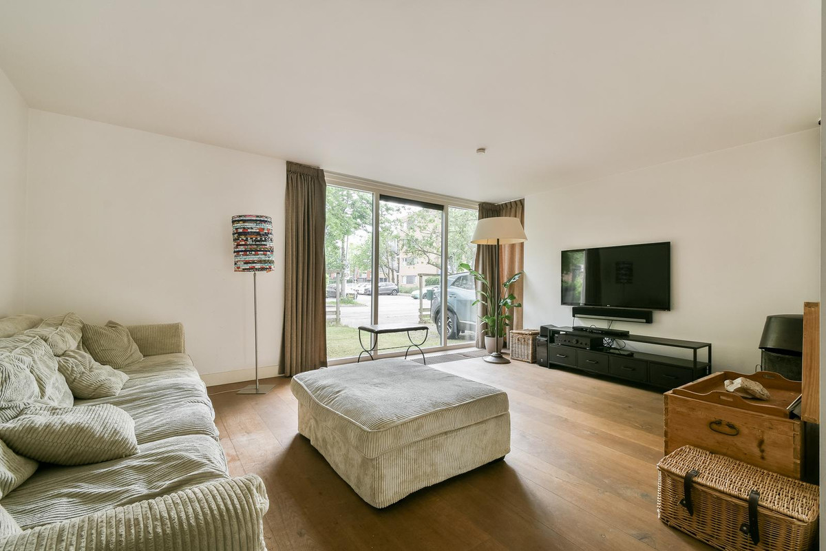 Hoekwoning te koop: Jan Benninghweg 71, Ouderkerk Aan De Amstel