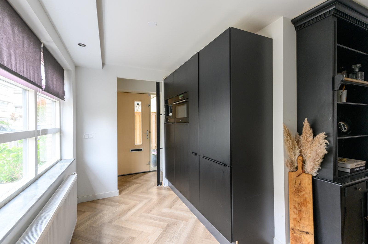 Twee-onder-één-kap te koop: Galjoenstraat 13, Almere