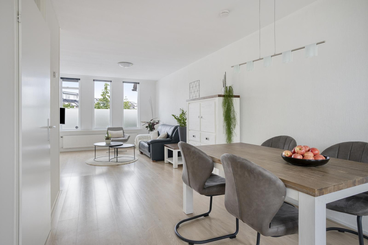 Tussenwoning te koop: Abdijberg 91, Roosendaal