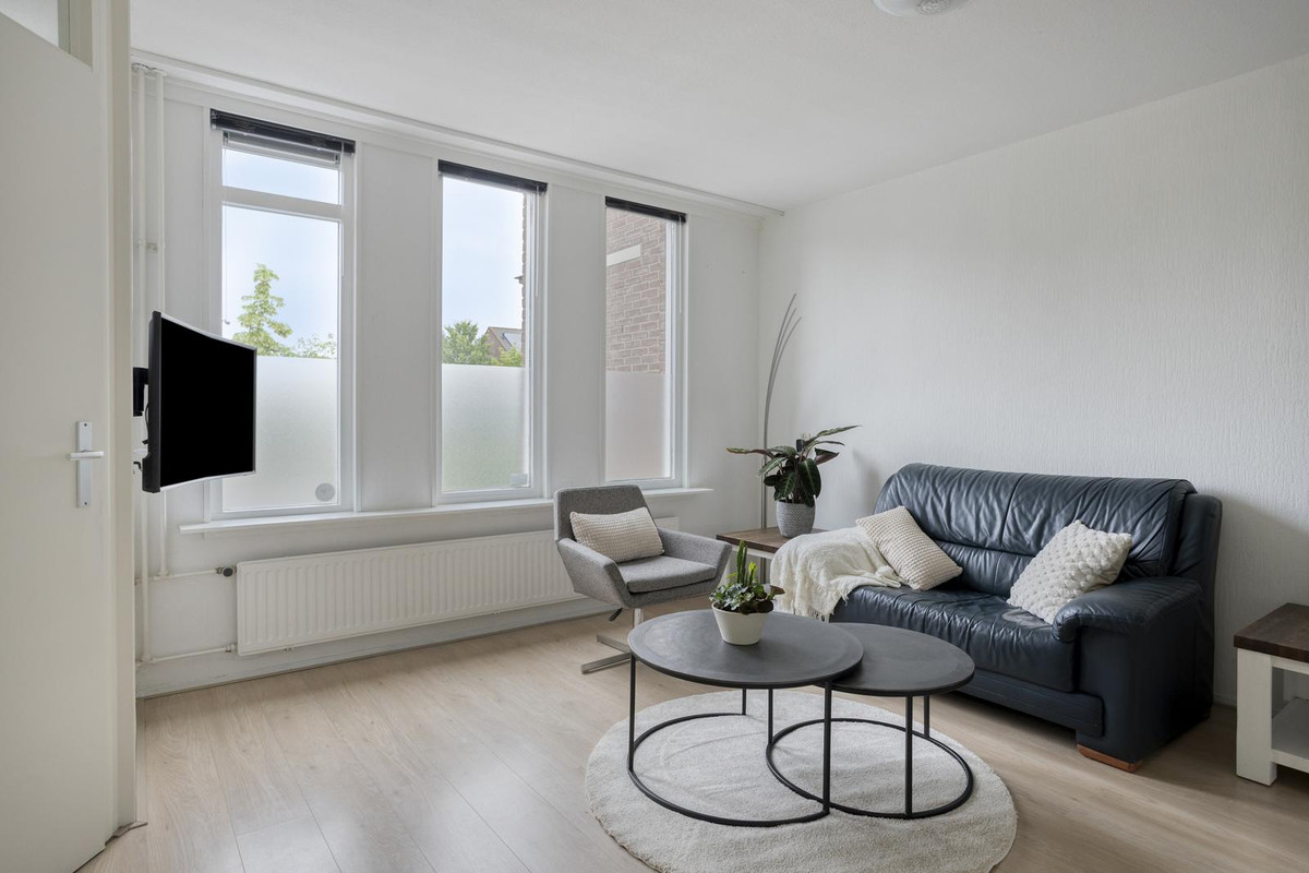 Tussenwoning te koop: Abdijberg 91, Roosendaal