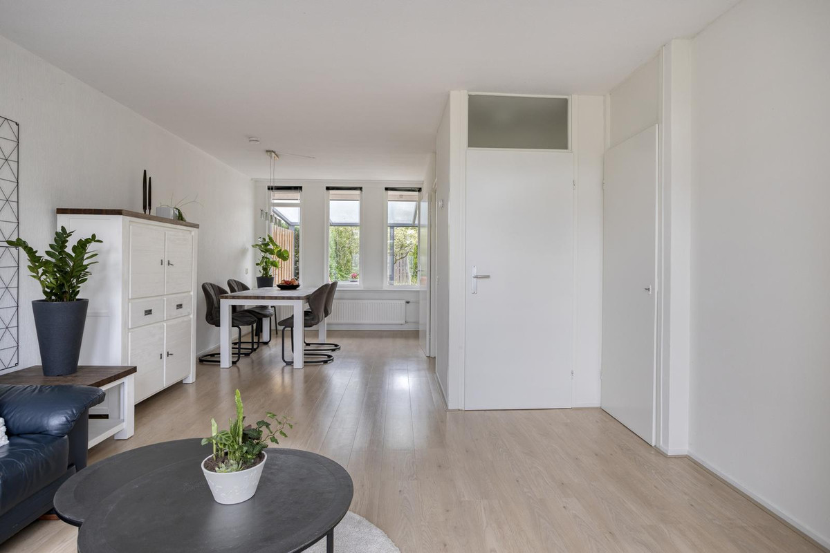 Tussenwoning te koop: Abdijberg 91, Roosendaal