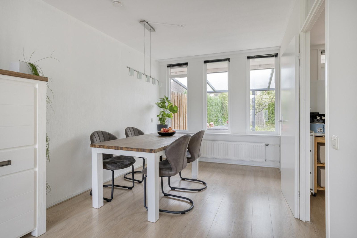 Tussenwoning te koop: Abdijberg 91, Roosendaal