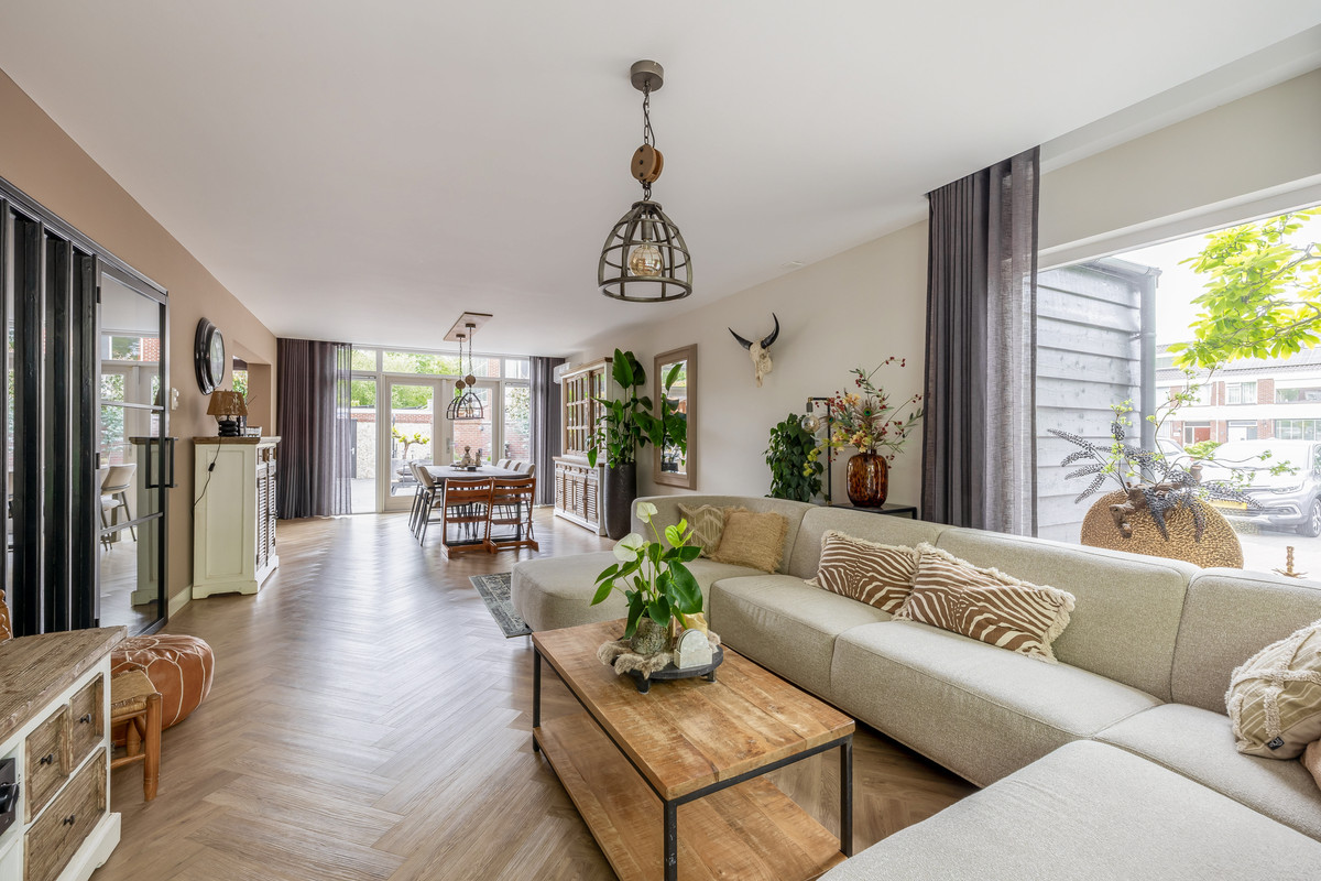 Hoekwoning te koop: Prinses Beatrixlaan 8, Waddinxveen
