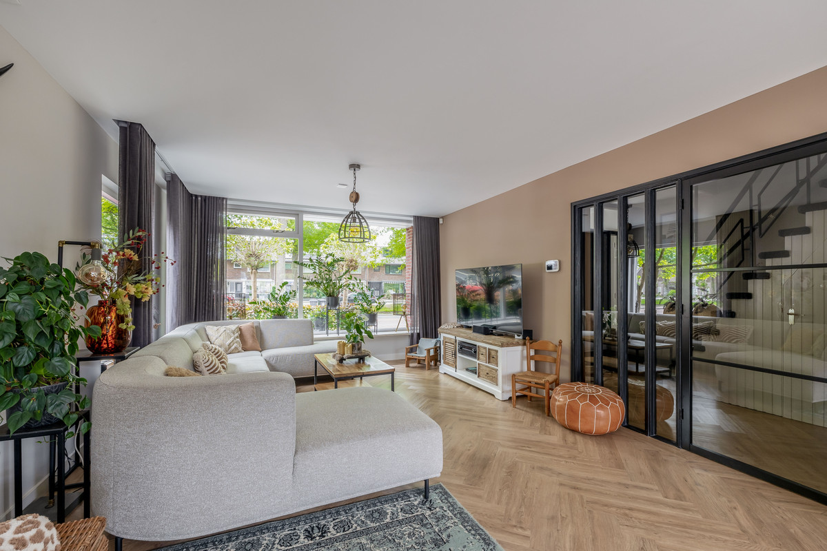 Hoekwoning te koop: Prinses Beatrixlaan 8, Waddinxveen
