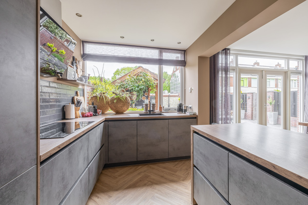 Hoekwoning te koop: Prinses Beatrixlaan 8, Waddinxveen