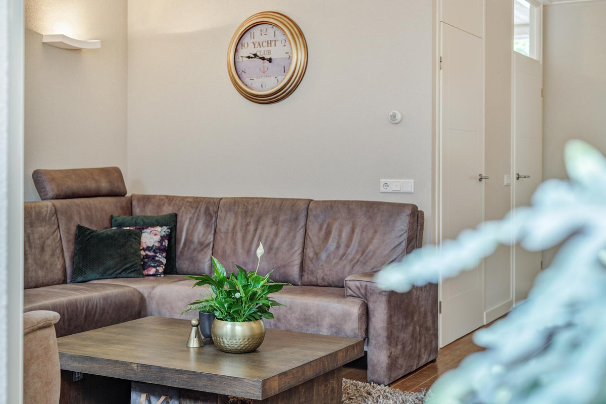 Tussenwoning te koop: Burgemeester van Hulstlaan 12, Heesch