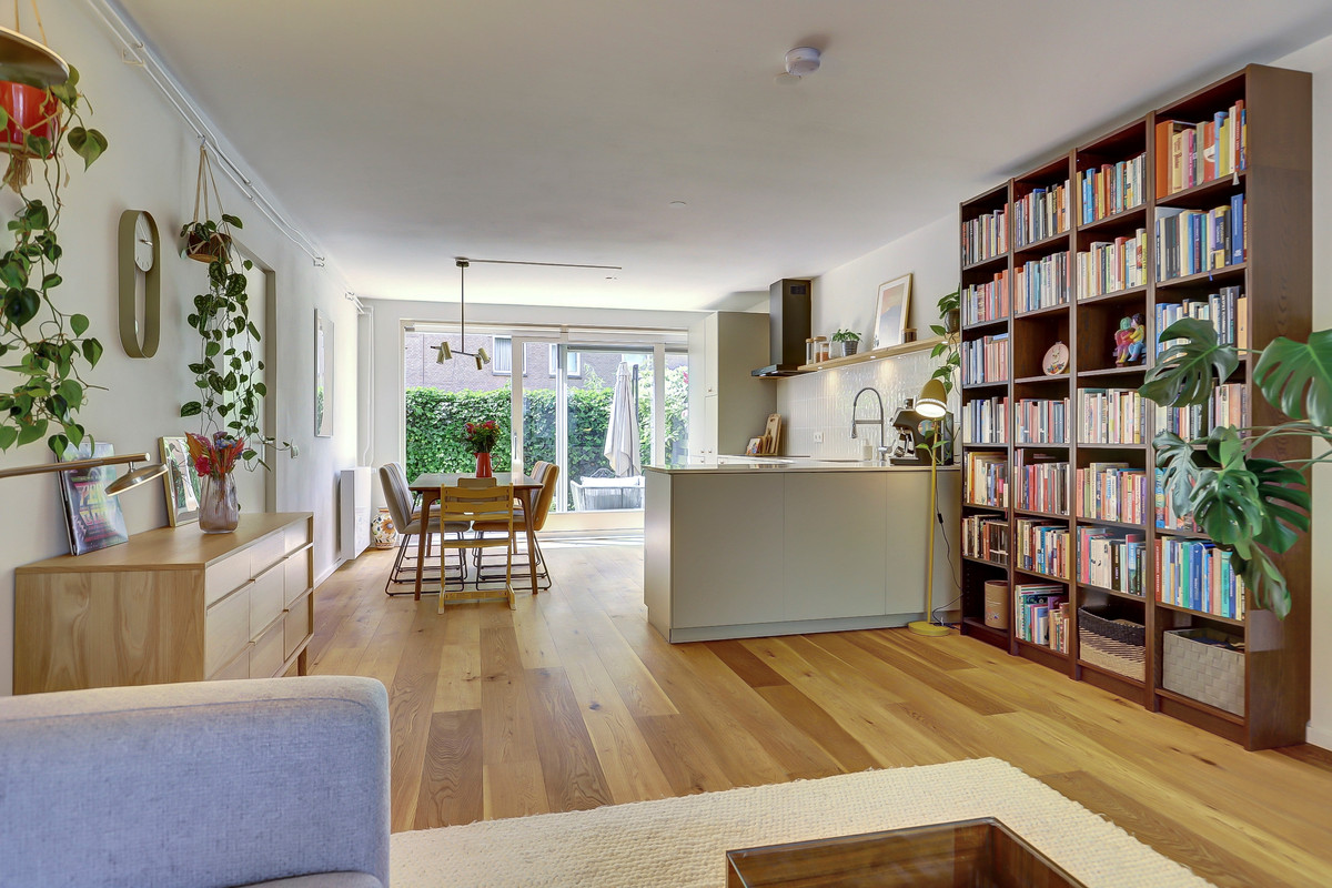 Appartement te koop: Molukkenstraat 86A, Amsterdam
