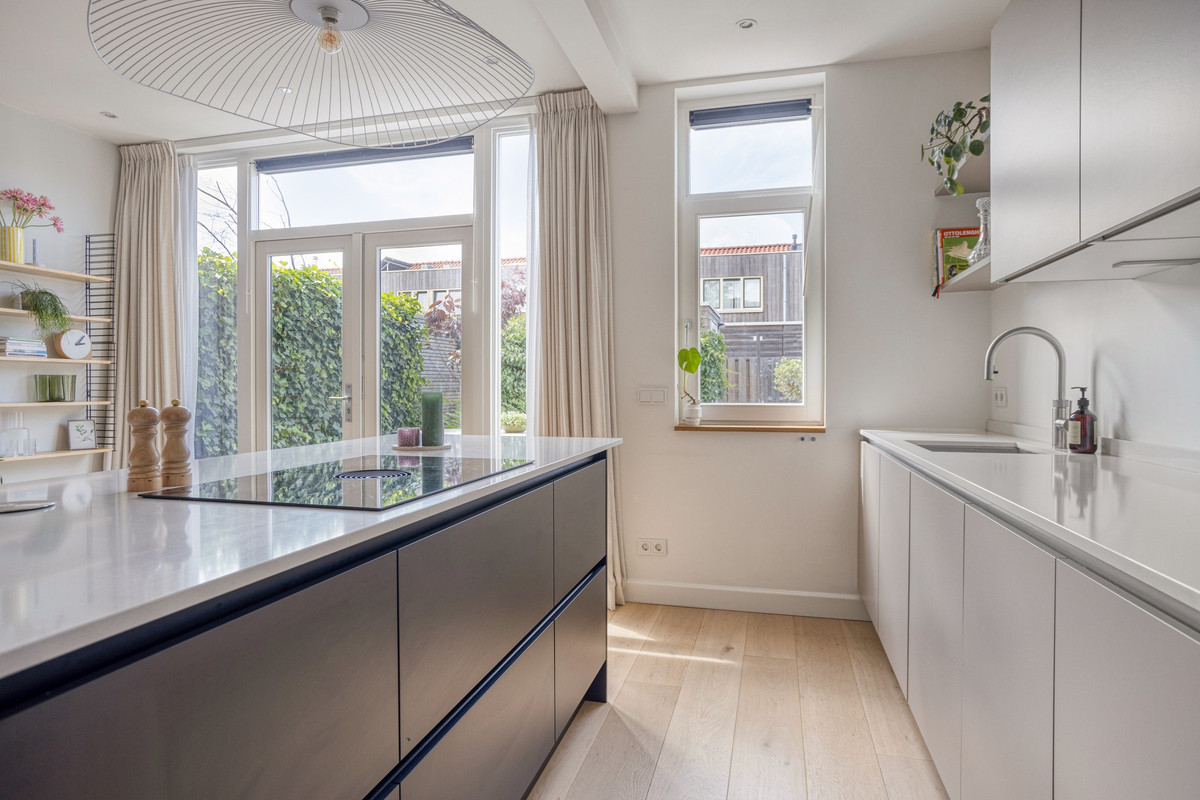 Tussenwoning te koop: Kruistochtstraat 26, Haarlem