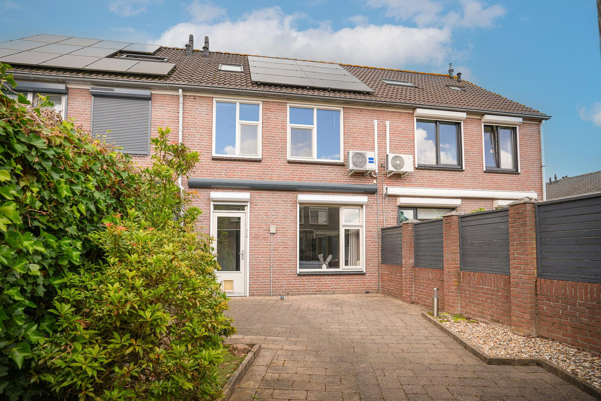 Tussenwoning te koop: Maarten Trompstraat 24, 'S-Hertogenbosch