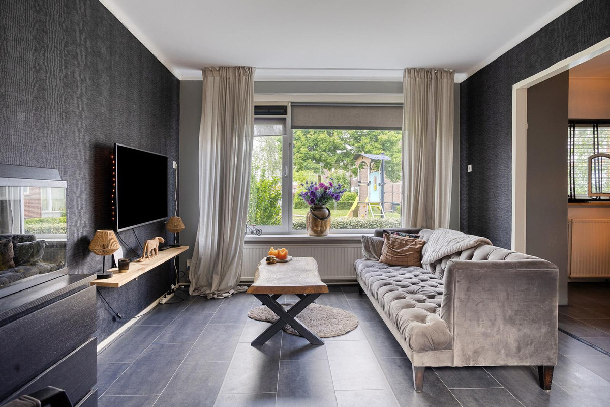 Hoekwoning te koop: J.H. van Linschotenstraat 6, Enschede