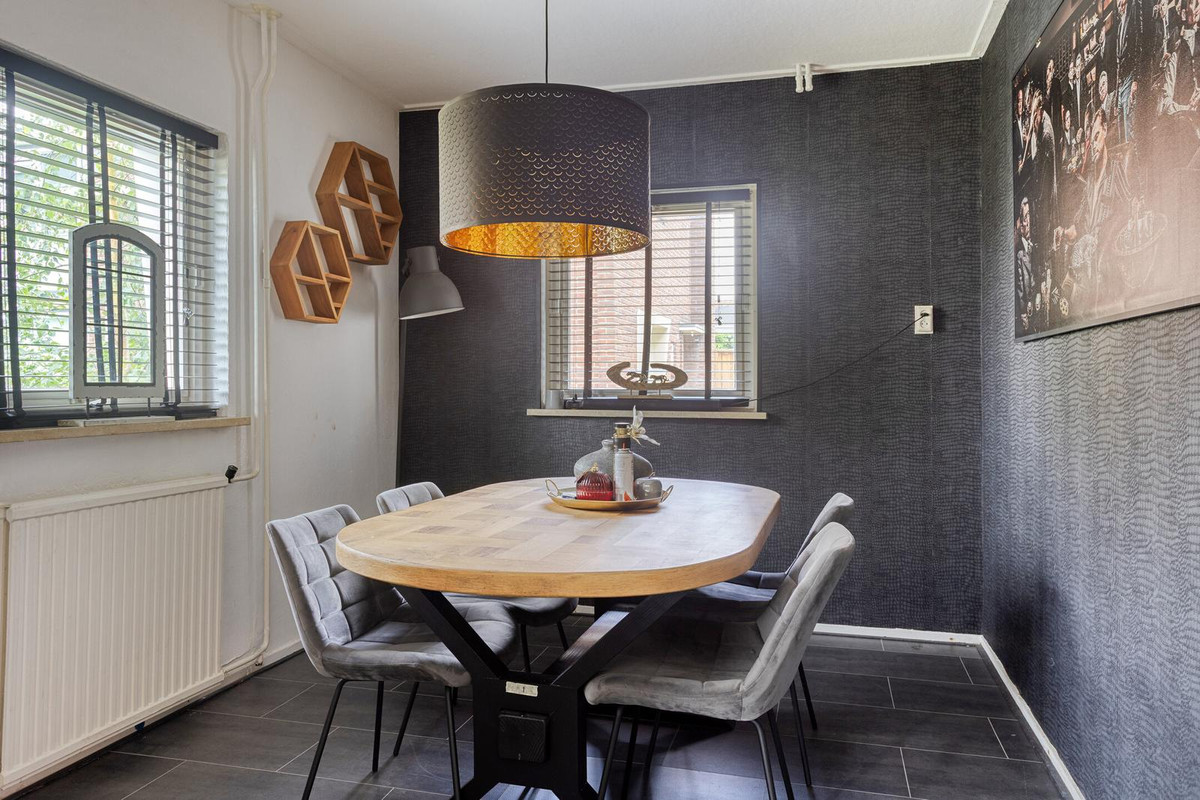 Hoekwoning te koop: J.H. van Linschotenstraat 6, Enschede