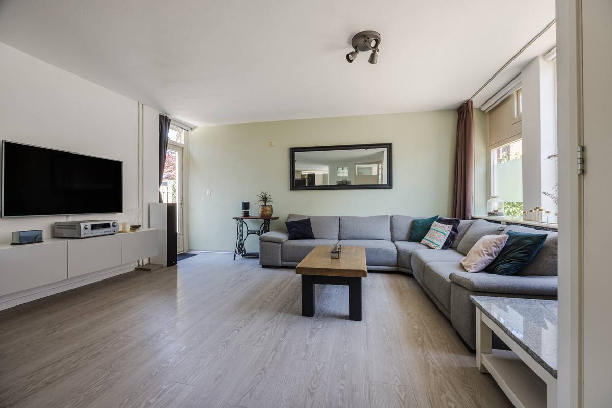 Tussenwoning te koop: Grebbe 7, Rotterdam