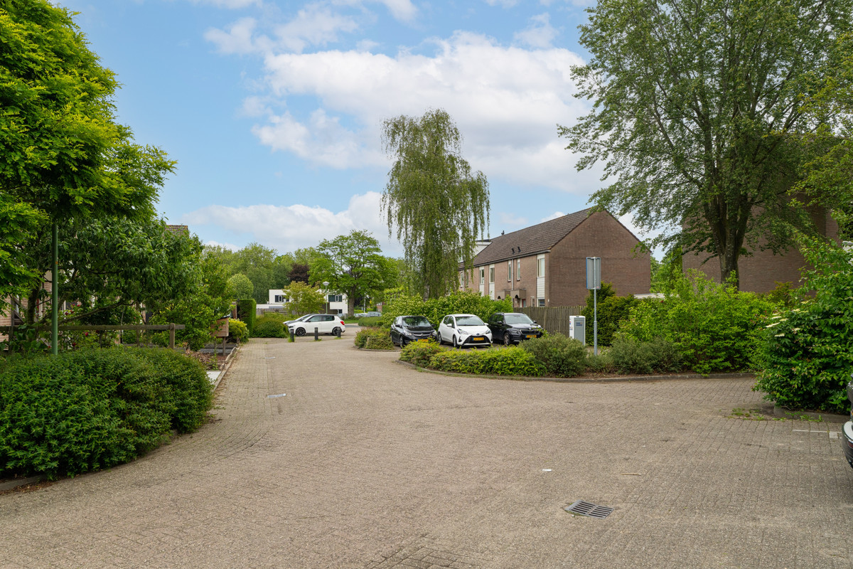 Tussenwoning te koop: Klaproos 64, Werkendam