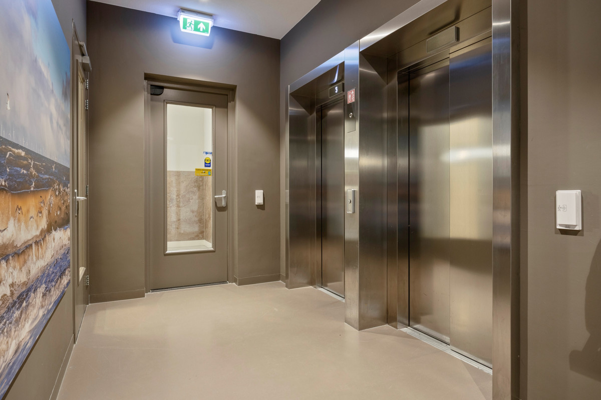 Appartement te koop: Deltaplein 339, 'S-Gravenhage