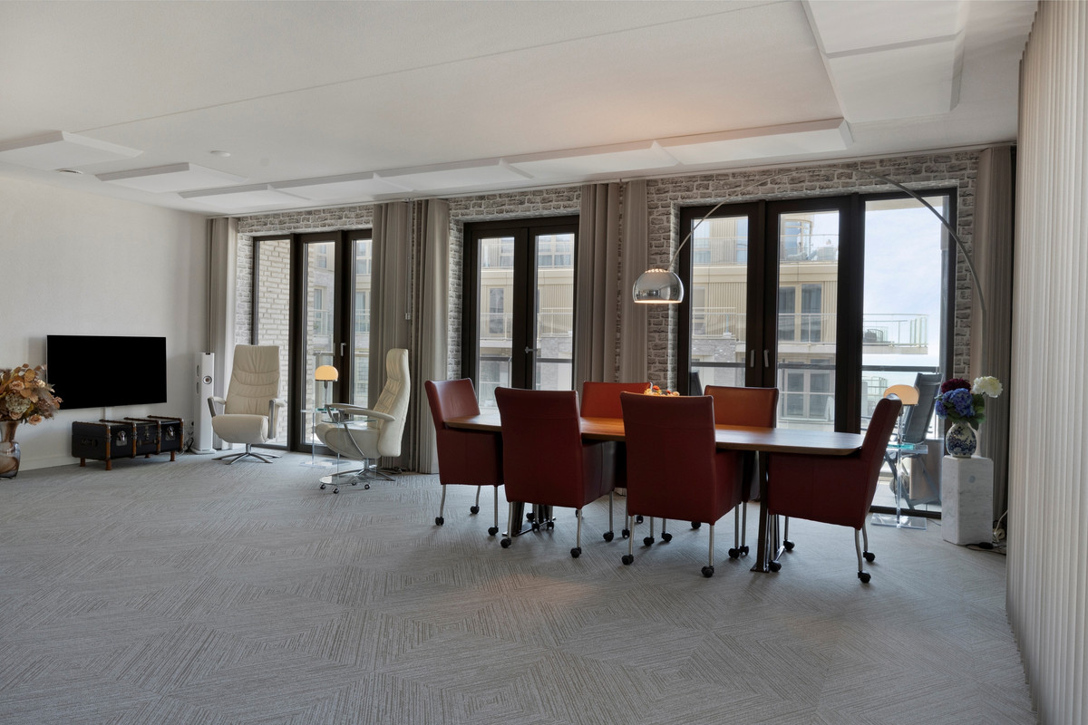 Appartement te koop: Deltaplein 339, 'S-Gravenhage