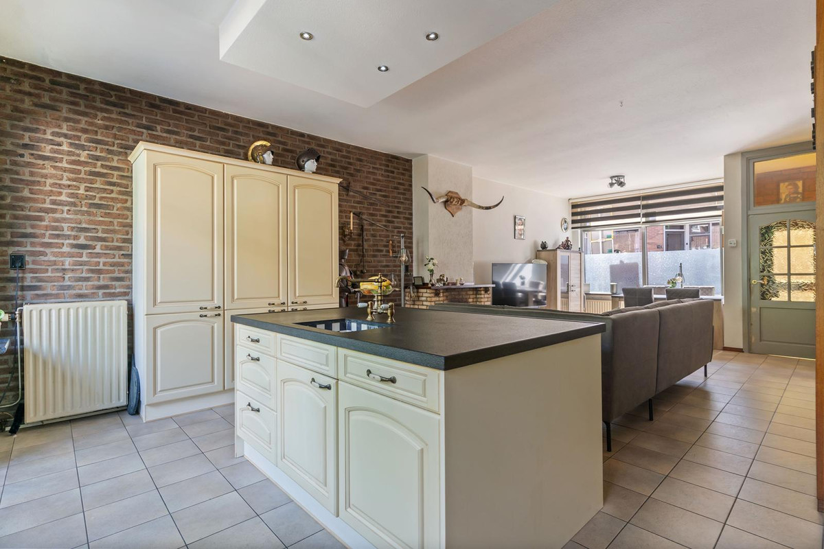 Tussenwoning te koop: Christiaan de Wetstraat 7, Dordrecht