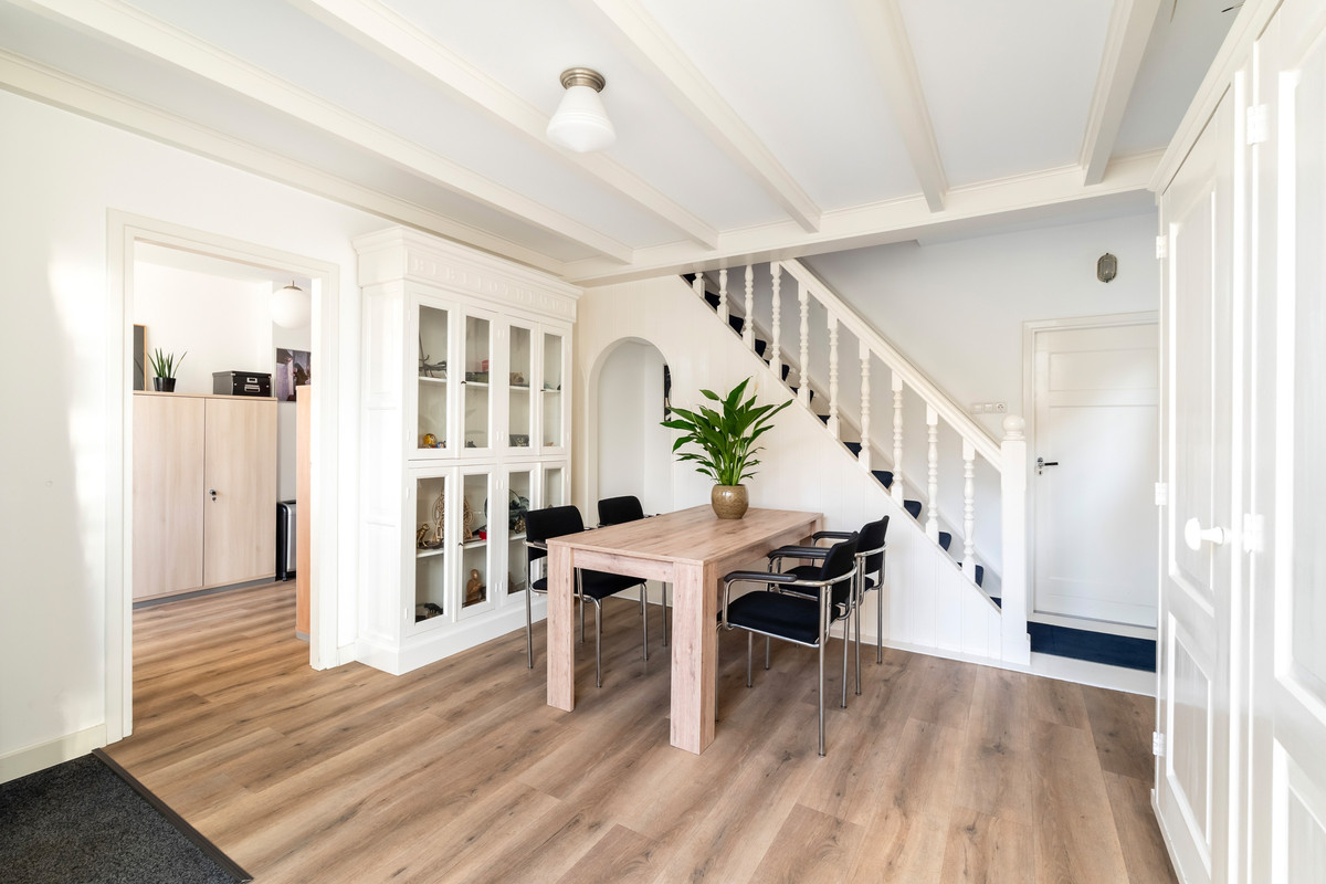 Vrijstaande woning te koop: Noordeinde 77A, Roelofarendsveen
