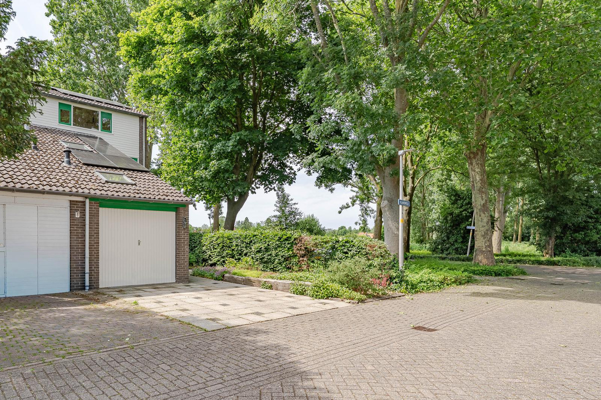 Hoekwoning te koop: Klaverveld 1, Waddinxveen