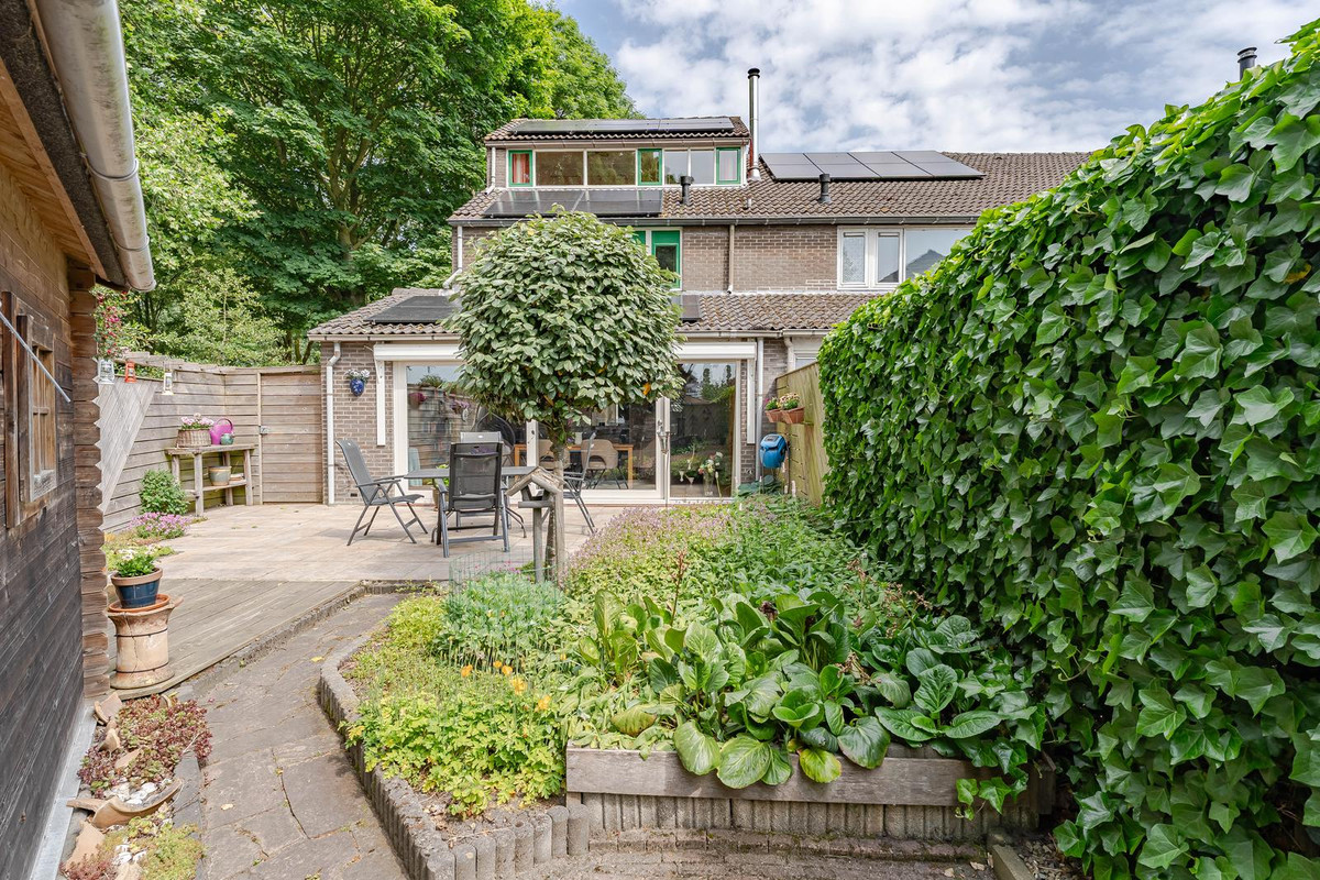 Hoekwoning te koop: Klaverveld 1, Waddinxveen