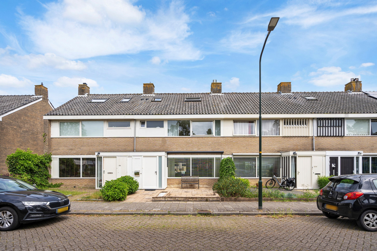 Tussenwoning te koop: Mariënstein 155, Heiloo