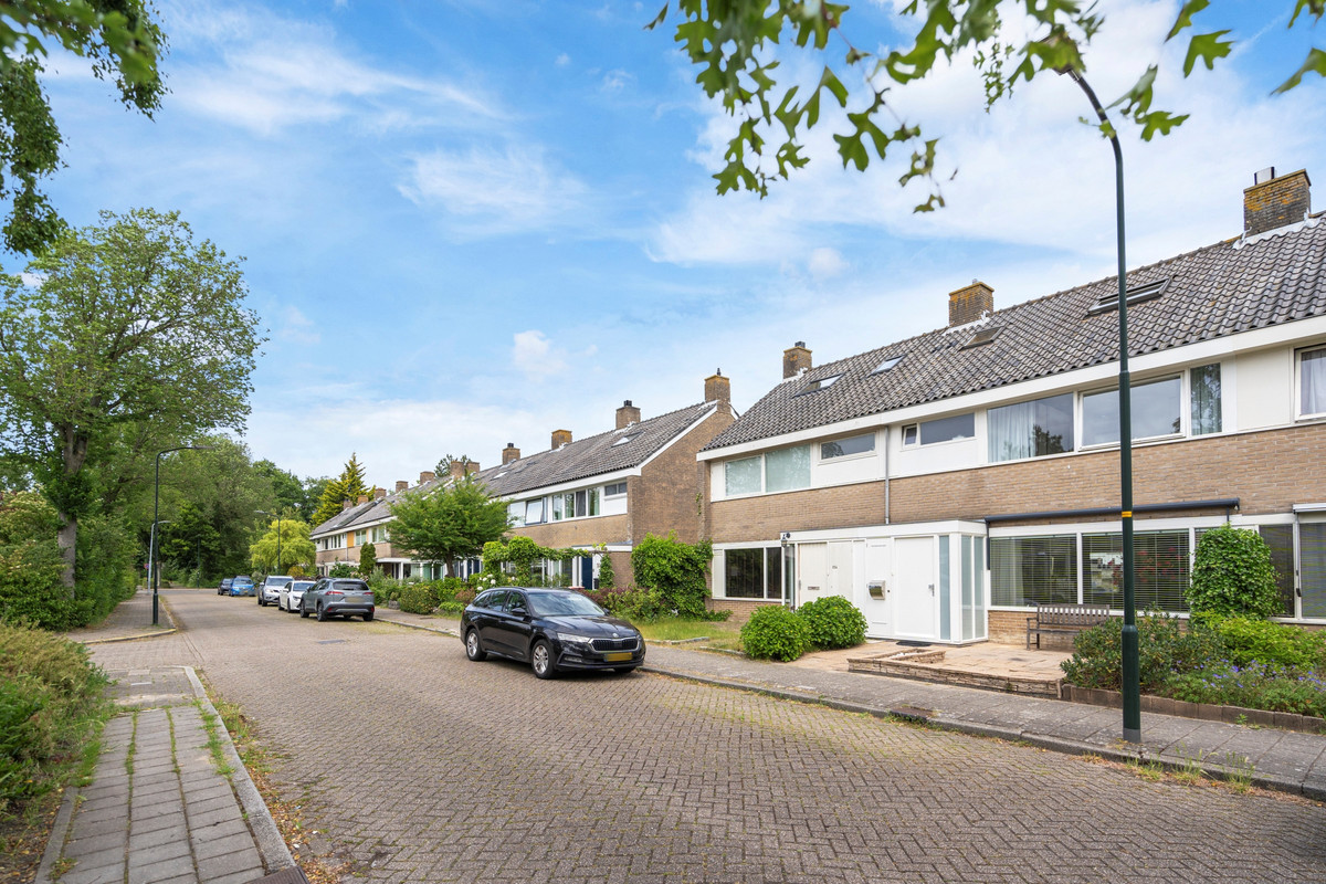 Tussenwoning te koop: Mariënstein 155, Heiloo