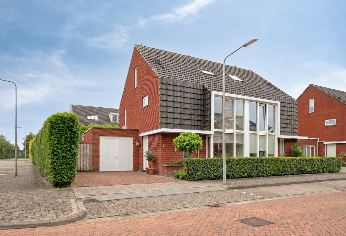Twee-onder-één-kap te koop: Koenestraat 38, Veenendaal