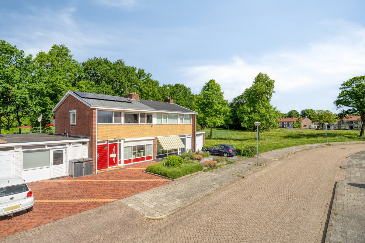 Tussenwoning te koop: Tulpstraat 30, Winschoten