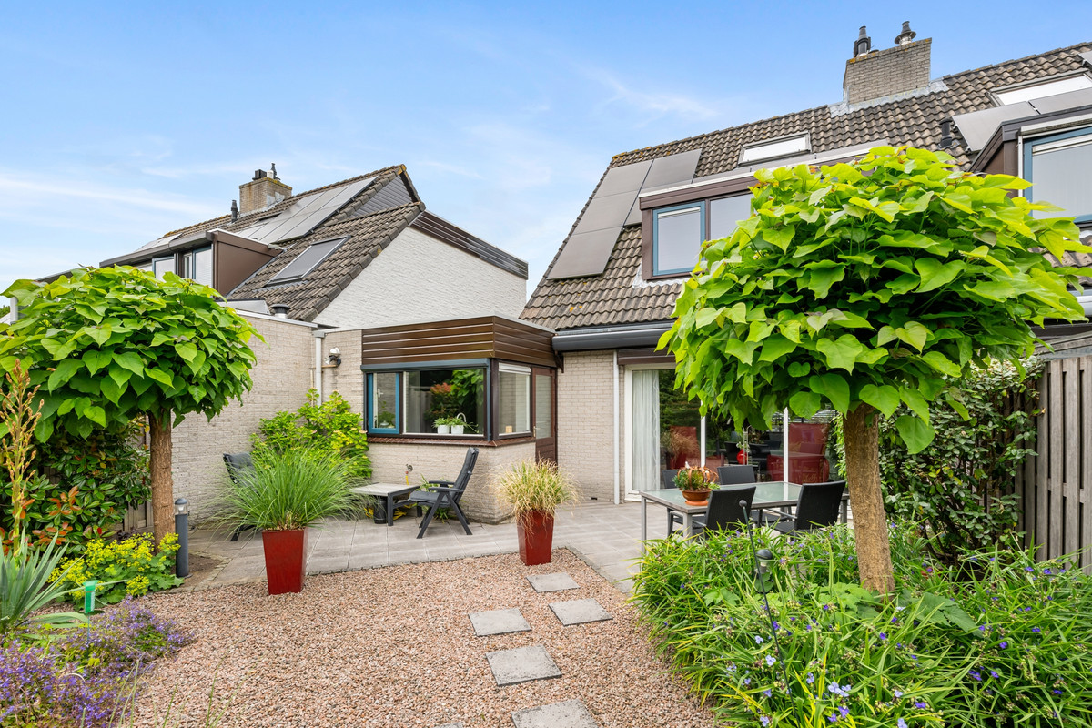 Tussenwoning te koop: Zwaluwendaal 6, Nieuwerkerk A/D Ijssel