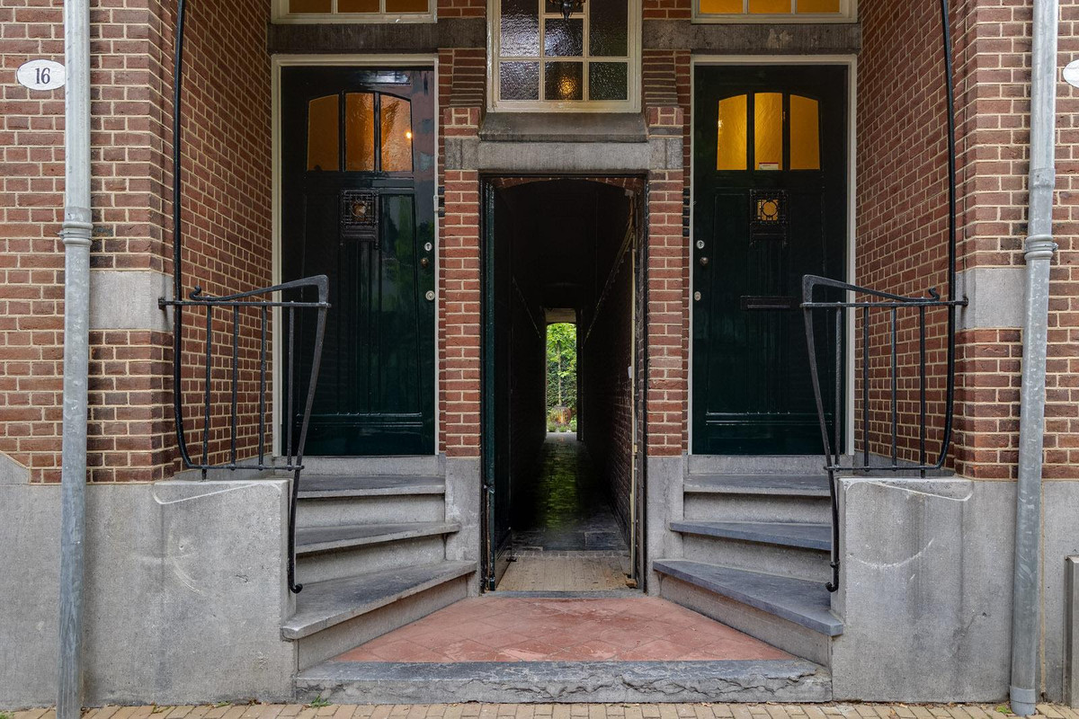Tussenwoning te koop: Tivolistraat 16, Tilburg