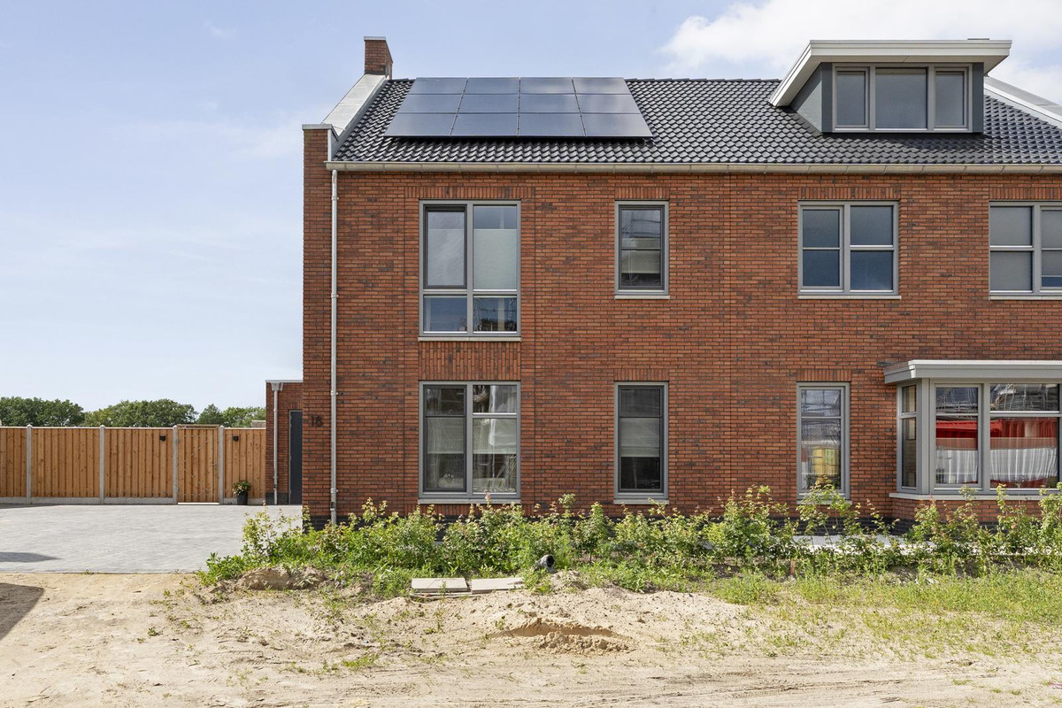 Twee-onder-één-kap te koop: Brasem 18, Hardenberg