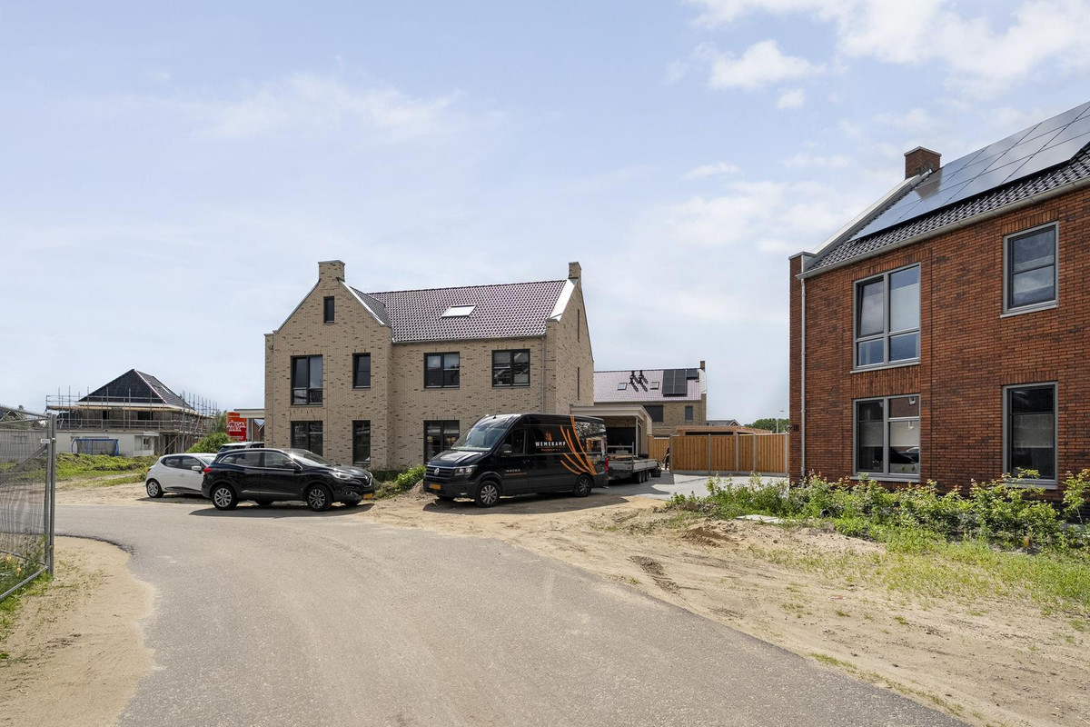 Twee-onder-één-kap te koop: Brasem 18, Hardenberg