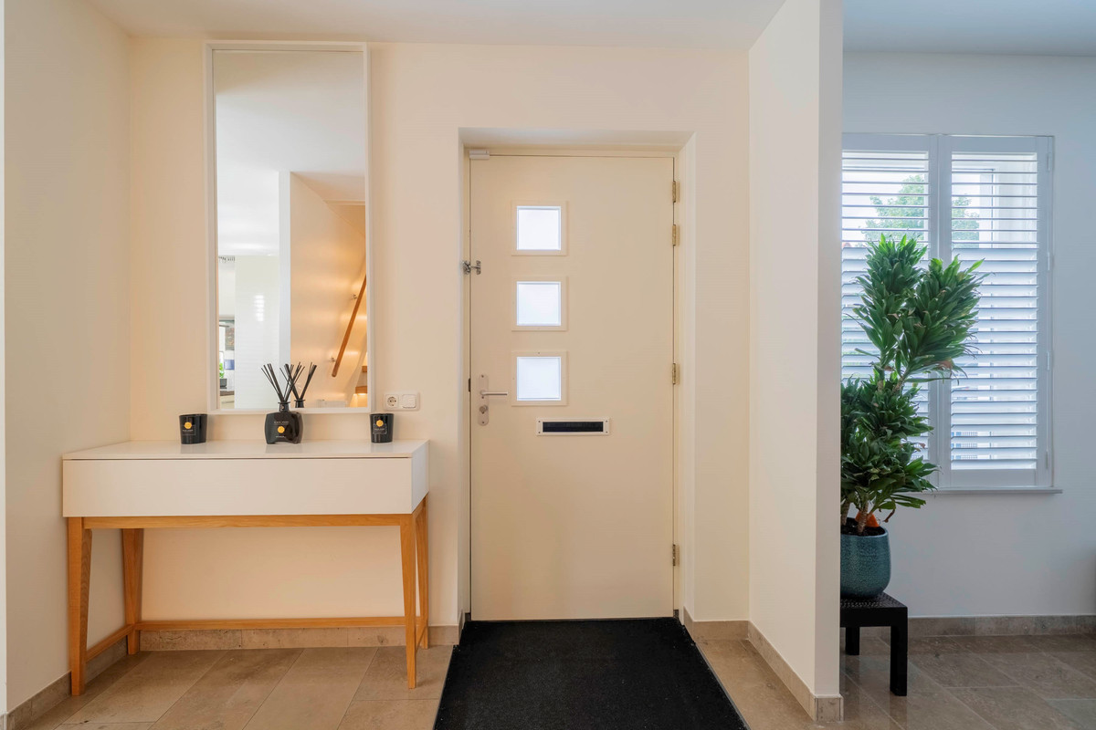 Hoekwoning te koop: Pieter Jelles Troelstralaan 2, Zaandam