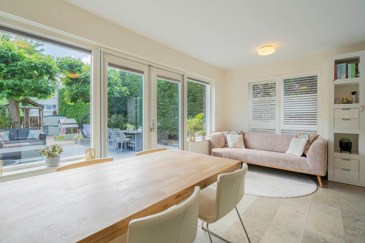 Hoekwoning te koop: Pieter Jelles Troelstralaan 2, Zaandam