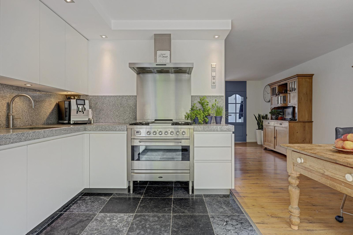 Hoekwoning te koop: Zuider Kerkedijk 337, Rotterdam