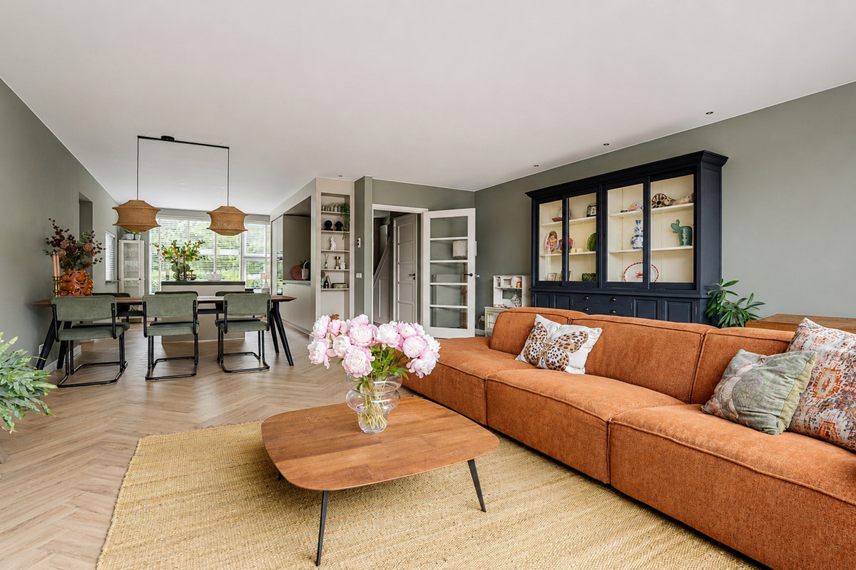 Tussenwoning te koop: Gravin Marialaan 6, Leidschendam
