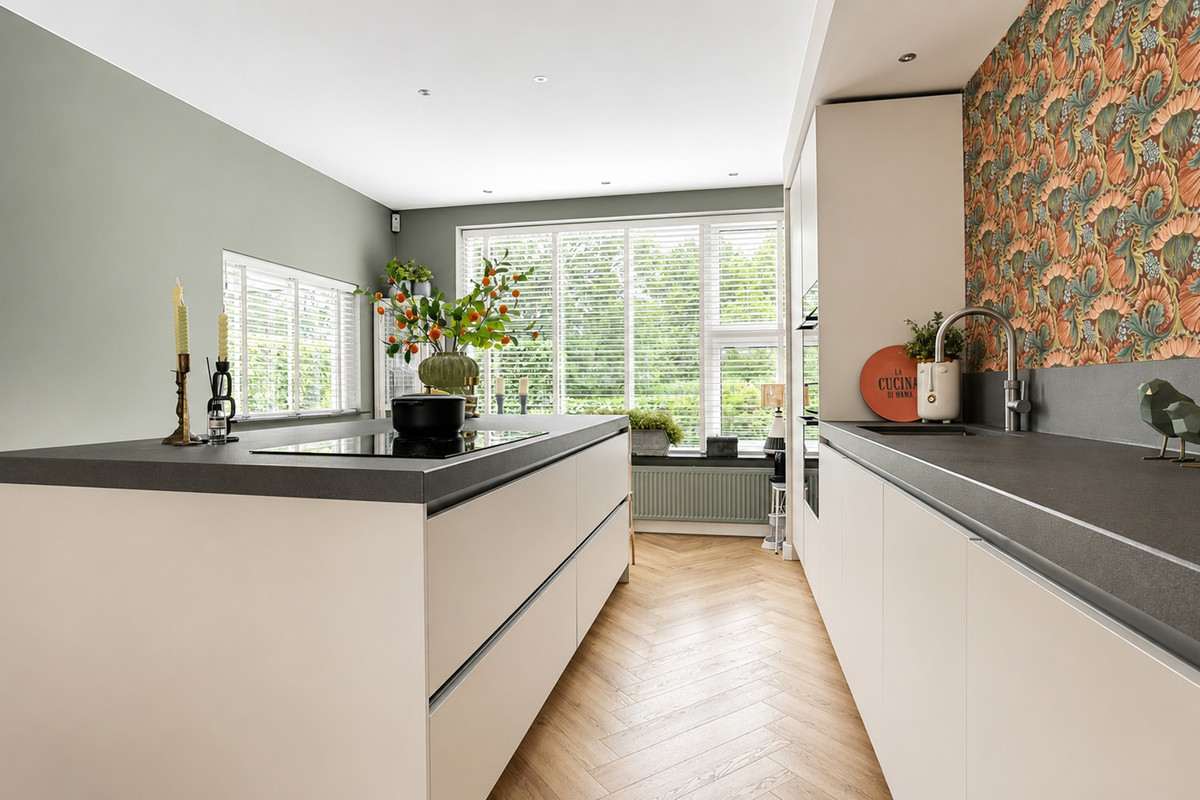 Tussenwoning te koop: Gravin Marialaan 6, Leidschendam
