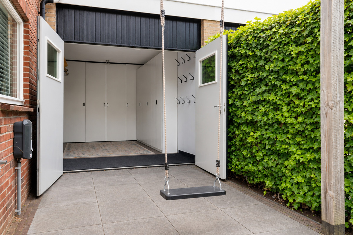 Tussenwoning te koop: Gravin Marialaan 6, Leidschendam