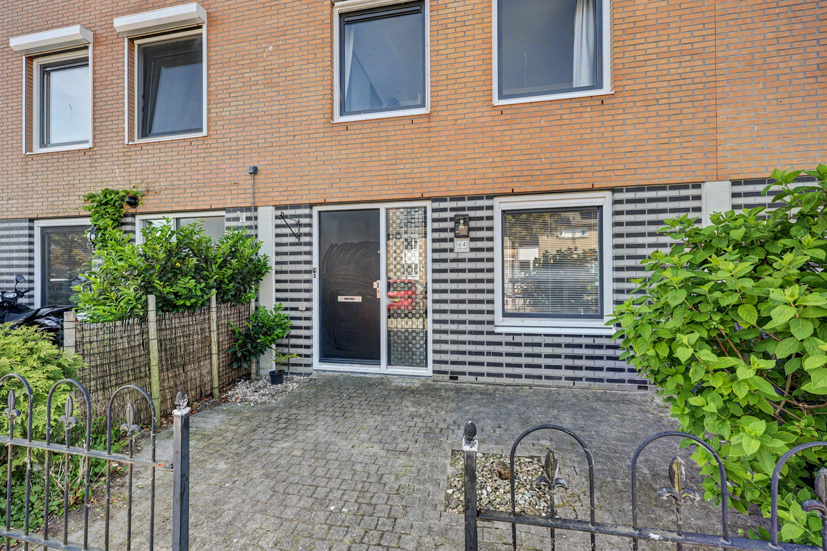 Tussenwoning te koop: Mahatma Gandhistraat 64, Purmerend