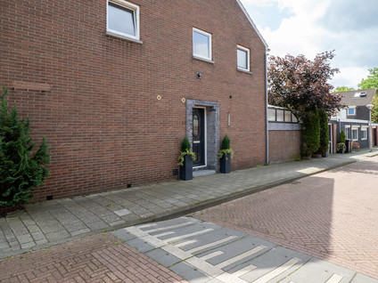 Hoogstraat 82